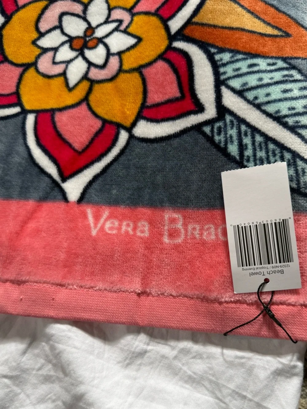 NWT Vera Bradley Tropical Evening Beach Towel Retired Pattern